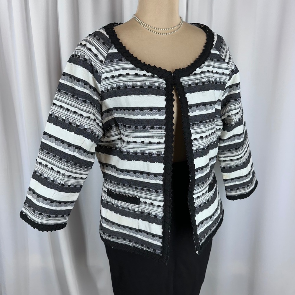 Bob Mackie Studio Jacket Size‎ 10 Black White Textured Stripe Open Front